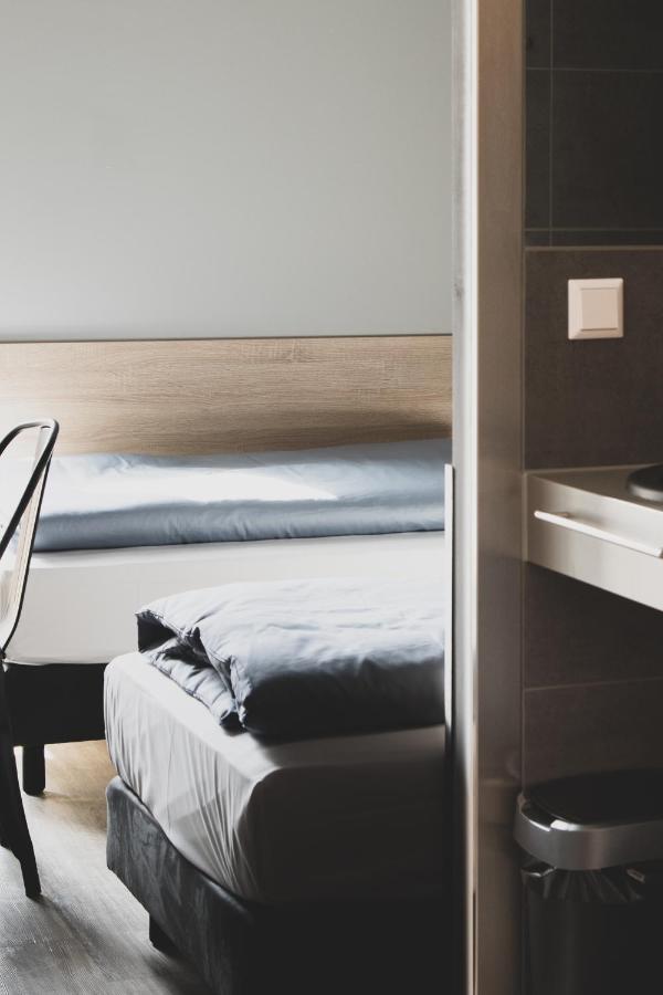 Das Schlafwerk Stuttgart-Nord Volldigitales Hotel-Self-Check In - Keine Rezeption-Lowbudget-Cashless Korntal Munchingen Bagian luar foto