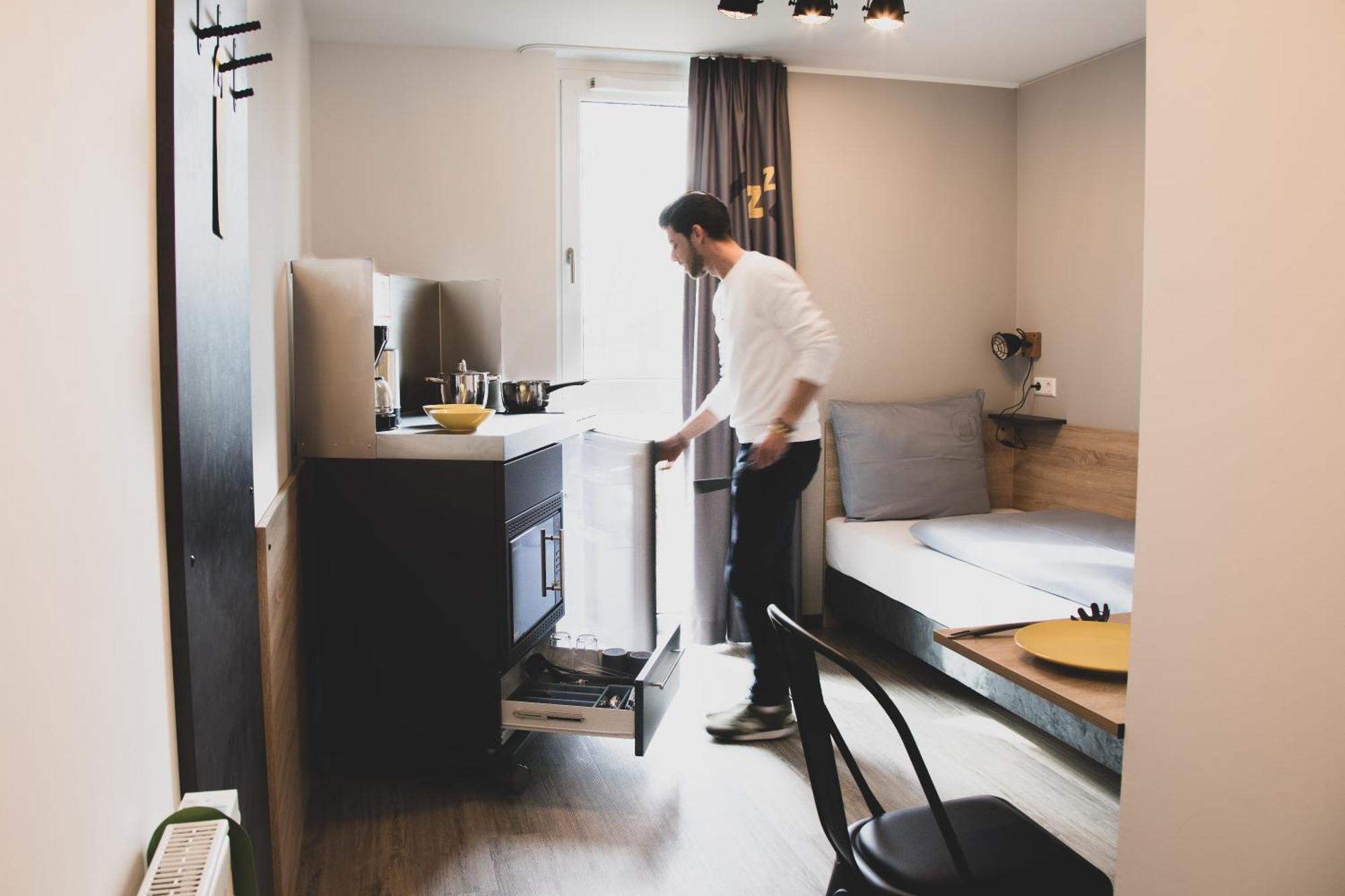 Das Schlafwerk Stuttgart-Nord Volldigitales Hotel-Self-Check In - Keine Rezeption-Lowbudget-Cashless Korntal Munchingen Bagian luar foto
